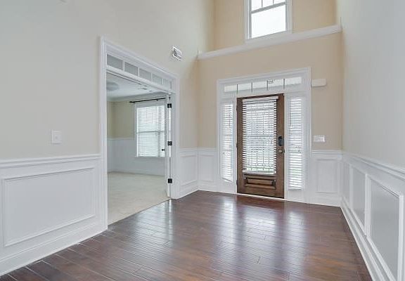 2nd image of 8514 Crenshaw Dr