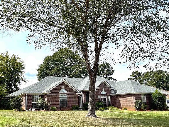 3rd image of 413 Whippoorwill Ln