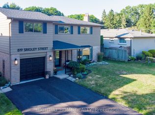 819 Srigley St, Newmarket, ON L3Y1X9