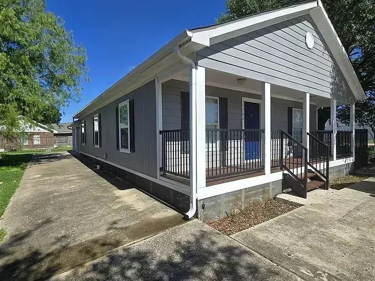 15706 Clarke Springs Dr #15706C — Photo 2