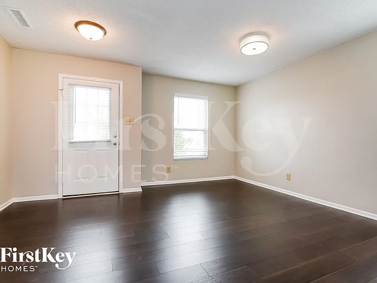 961 Springside Ct — Photo 5