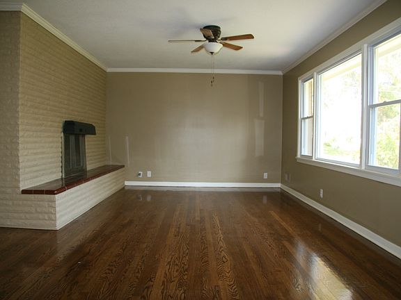 5th image of 2102 N 70th Ter