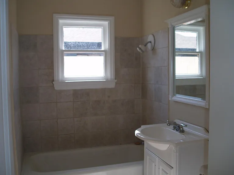 1110 W Roosevelt St — Photo 3