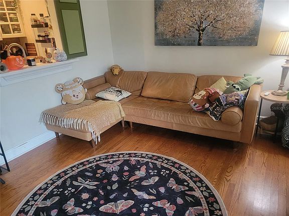 3rd image of 206 FEARON AVENUE
