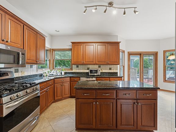 5th image of 801 Fieldale Ln