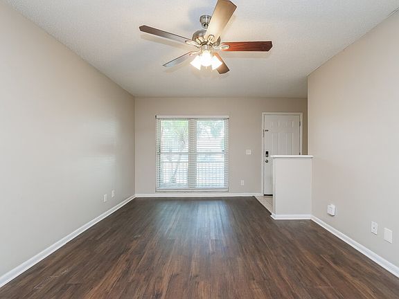 3rd image of 226 Regal Park Dr