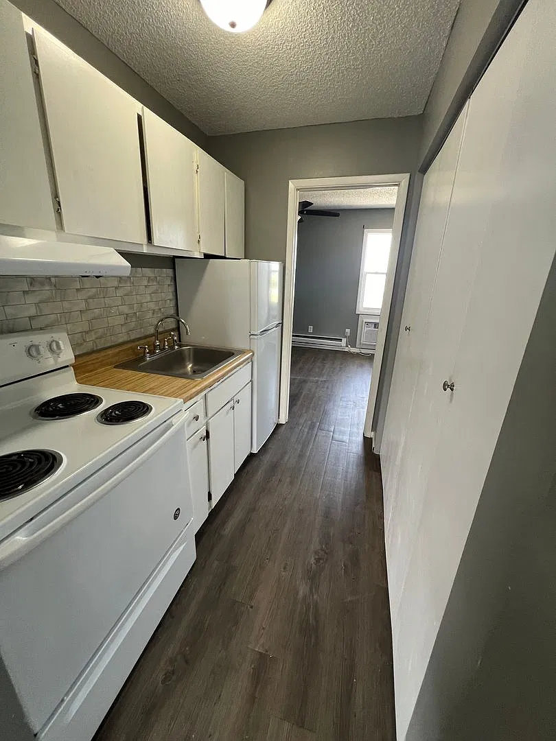 1, 2 and 3 bedroom units available! — Photo 3
