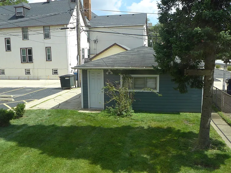 136 Elgin Ave — Photo 53