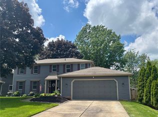 16984 Bear Creek Ln, Strongsville, OH 44136