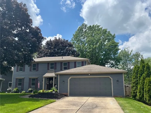 16984 Bear Creek Ln, Strongsville, OH 44136