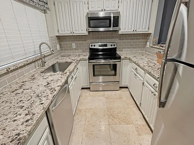 3314 Douglas Ave #205 — Photo 3