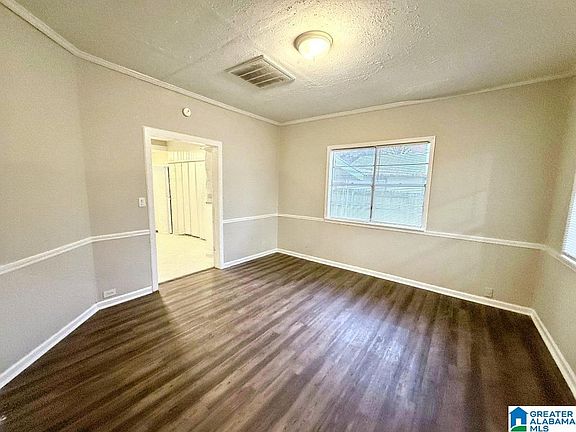 3rd image of 115 Front St