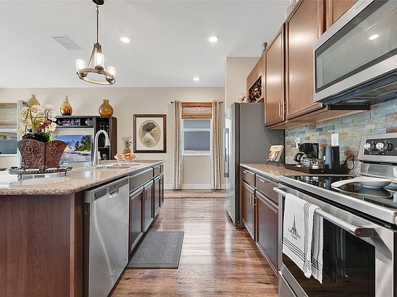 4th image of 5770 NW Pine Trail Circle