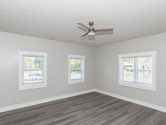 2nd image of 5143 E Washington St APT 201