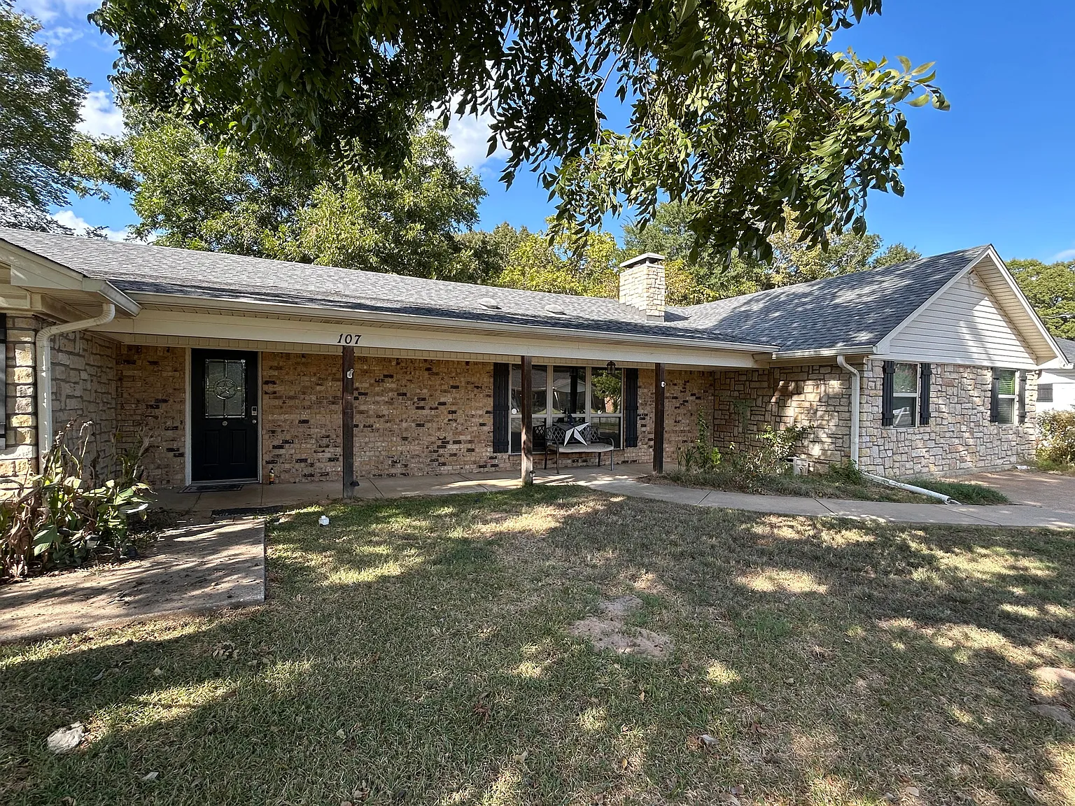 4 bed, 3.0 bath, 2773 sqft, $2,695 — Photo 1