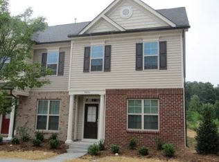 2020 Highland Village Dr, Cary, NC 27511