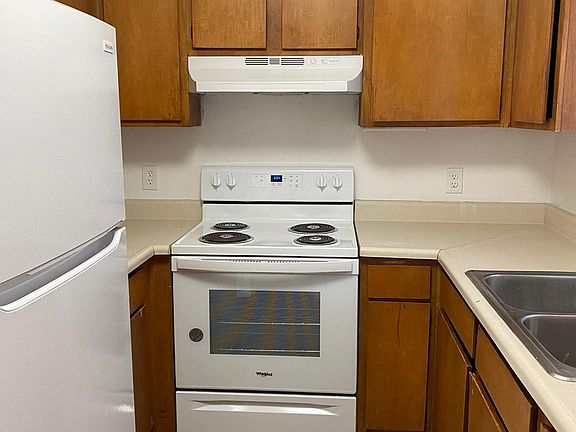 3rd image of 510 E 28th St