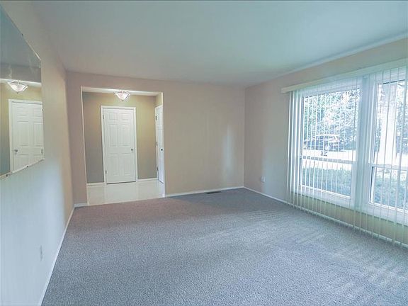 4th image of 700 Paschal Dr