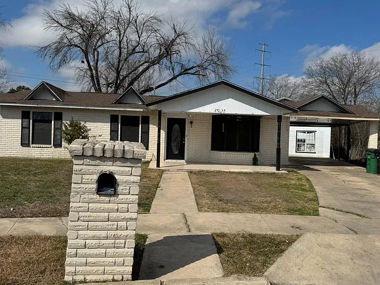 2003 Westvale Dr — Photo 1