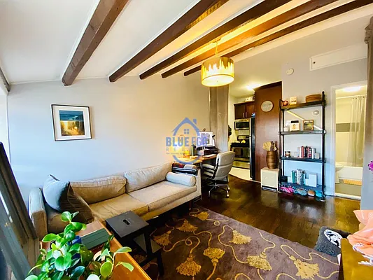 Rented by Blue Egg Realty Corp | media 15