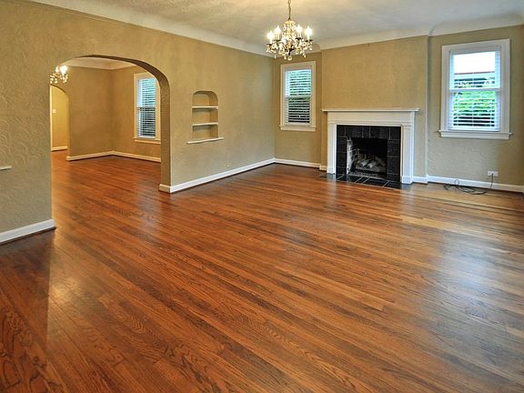 4th image of 1031 N Winnetka Ave