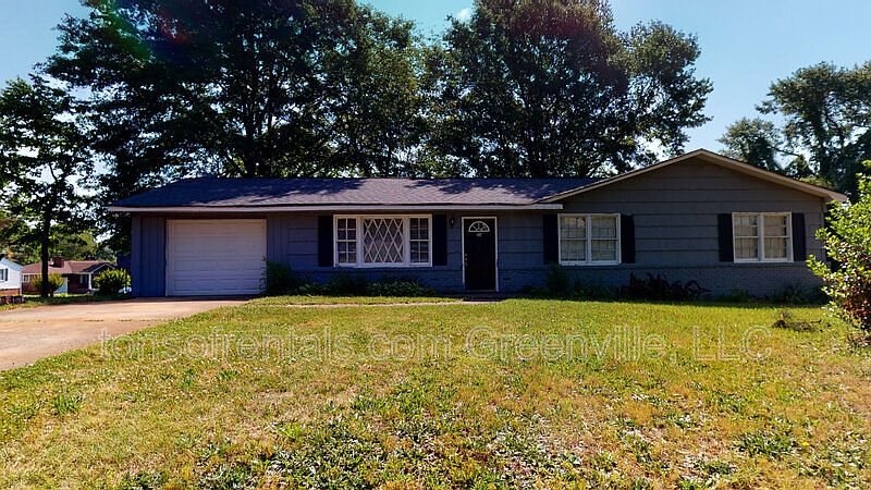 1st image of 224 Pinefield Dr