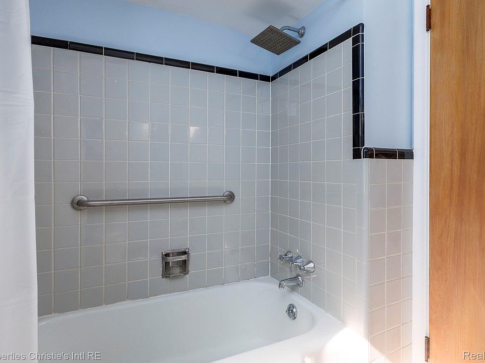 16320 Aurora Ave, photo 18