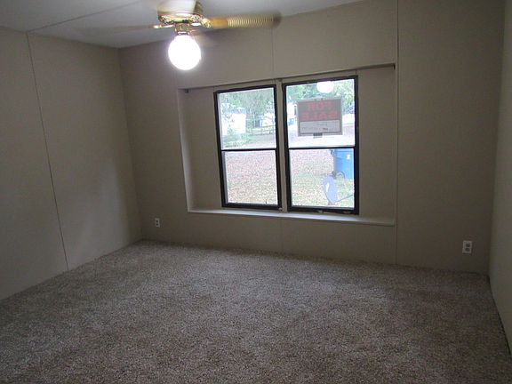3rd image of 206 Parkwood Dr