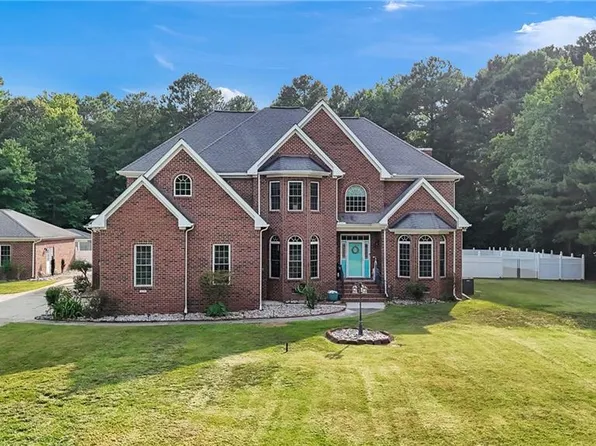 2234 Creekway Dr, Smithfield, VA 23430