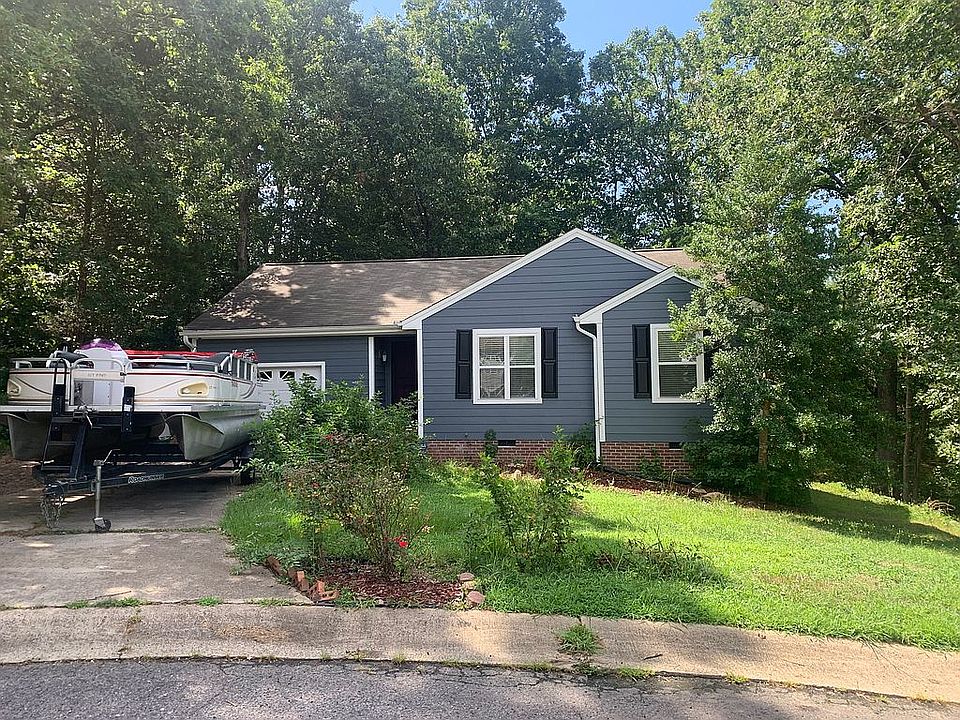 1st image of 404 Greystone Dr