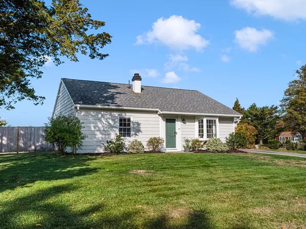 72 Chandler Dr, Marshfield, MA 02050