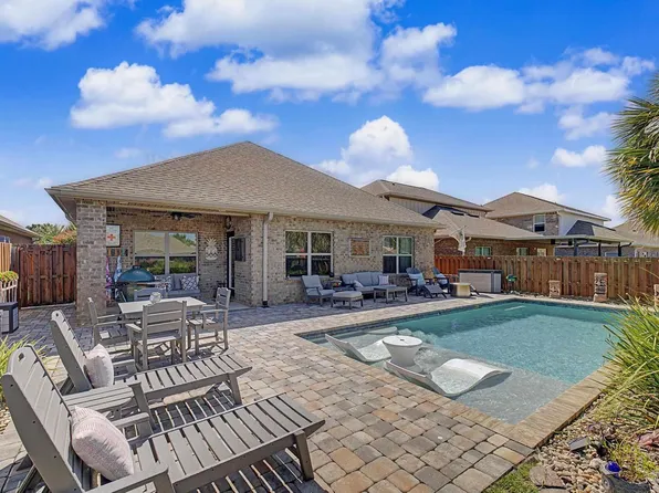 1693 Waterford Sound Blvd, Gulf Breeze, FL 32563