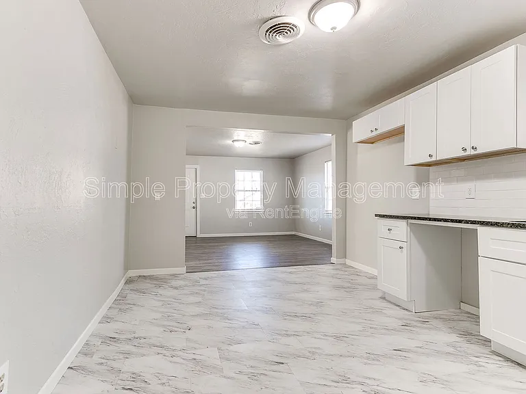3312 S Harvey Ave — Photo 6