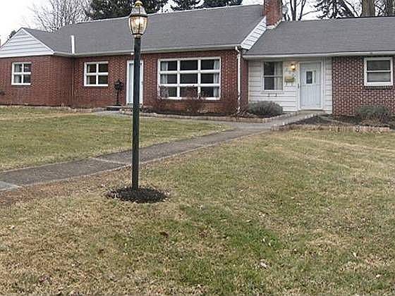 2nd image of 207 Maple Ave
