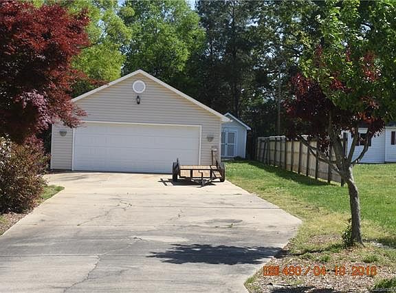 3rd image of 838 Mallory Dr