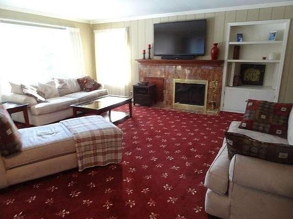 5th image of 305 W Clovernook Ln