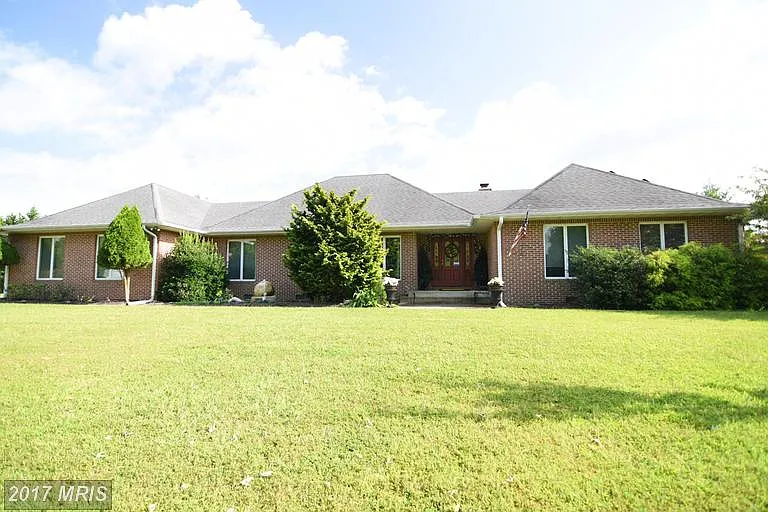 9210 Crescent Ln photo 1