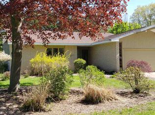 207 Cherry St, Charlevoix, MI 49720
