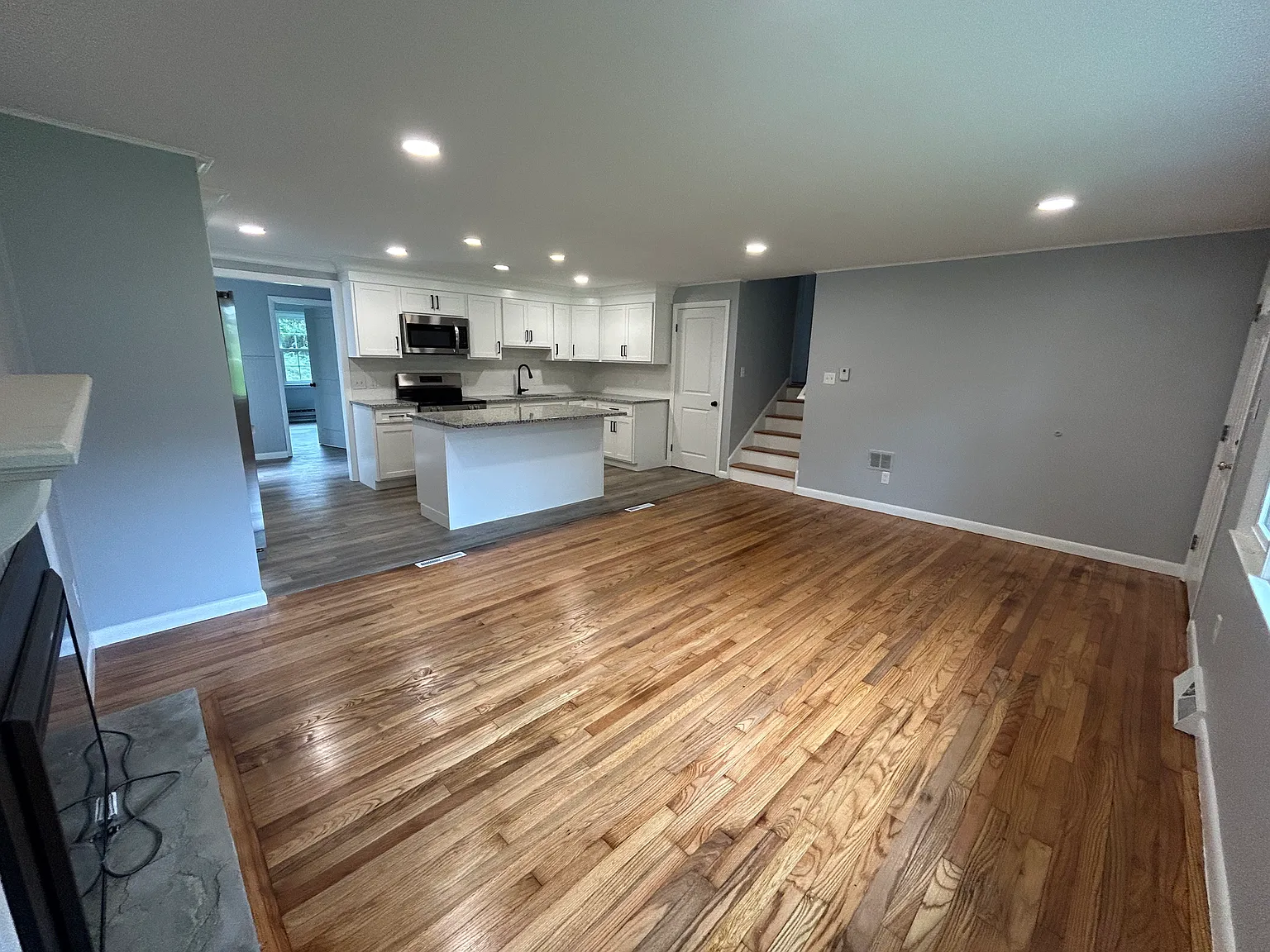 4 bed, 1400 sqft, $3,400 — Photo 4