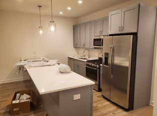 823 W Roscoe St UNIT 1, Chicago, IL 60657