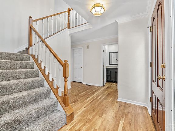 2nd image of 115 Lakefield Dr