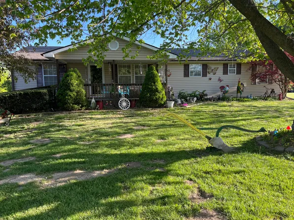 11850 E Durk Rd, Centralia, MO 65240