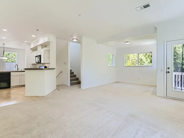 10245 NW Wilshire Ln #10245 — Photo 1