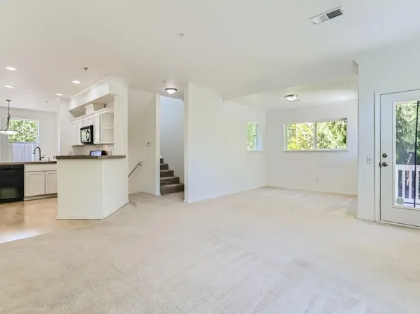 10245 NW Wilshire Ln #10245, Portland, OR 97229