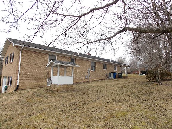 3rd image of 2102 Elizabeth Dr