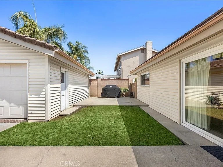 2001 Teodoro St — Photo 11
