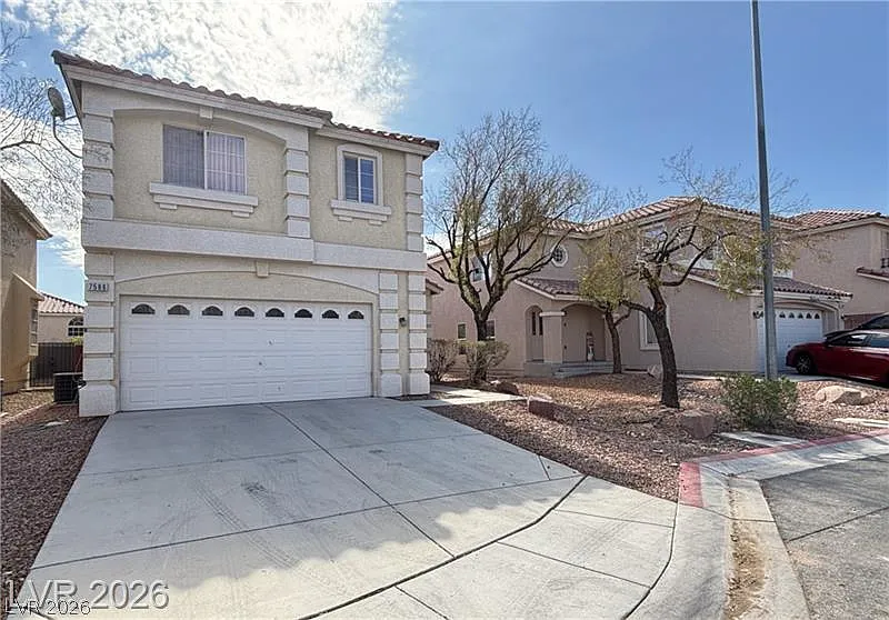 3 bed, 2.5 bath, 1656 sqft, $1,895 — Photo 2