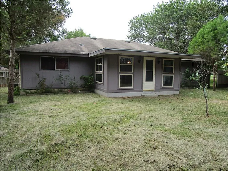 3413 Rocky Hollow Trl — Photo 34