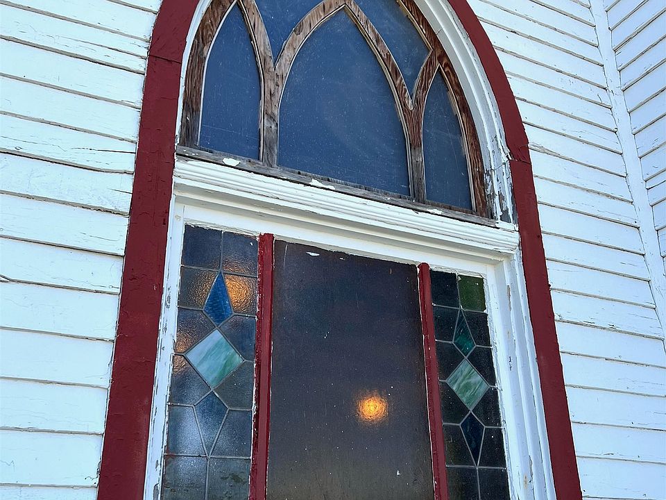 2nd image of 1029 Wellington St