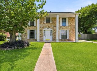 12211 Level Run St, Meadows Place, TX 77477